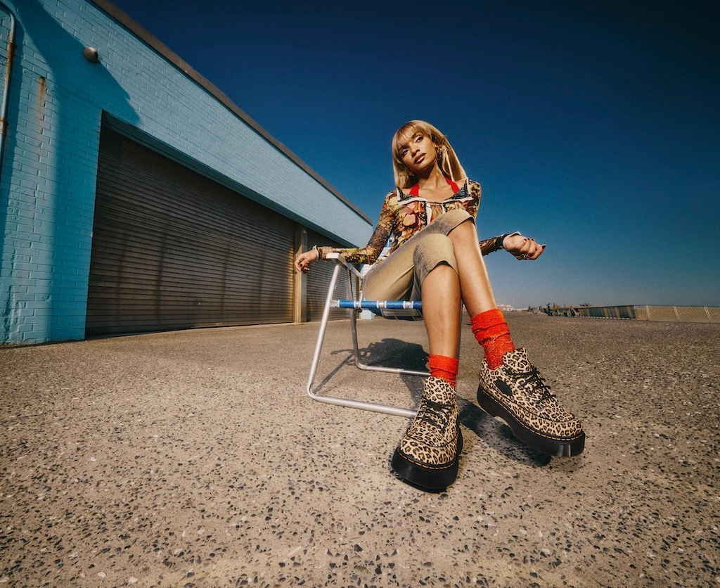 dr martens incluye la nueva silueta buzz en su coleccion primavera verano 2025 25gramos 5
