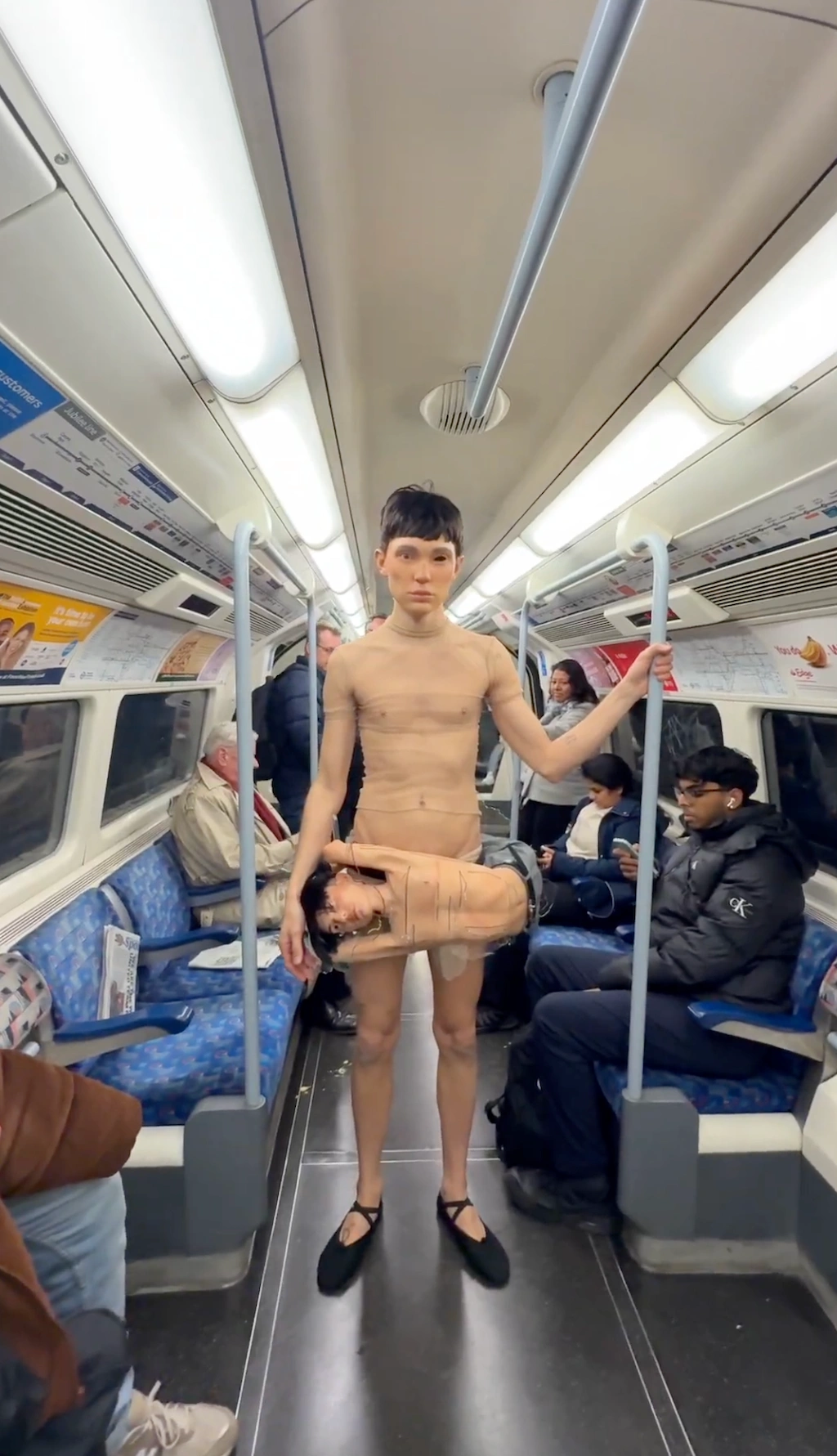 flip custic captura en video su ultima performance en las calles de londres 25gramos 1