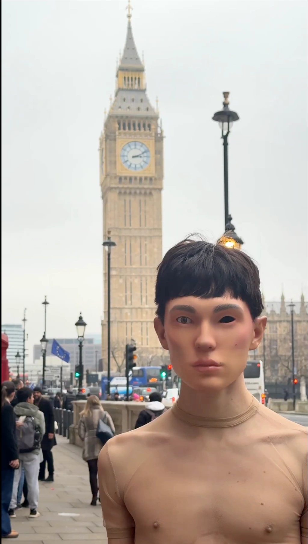 flip custic captura en video su ultima performance en las calles de londres 25gramos 4