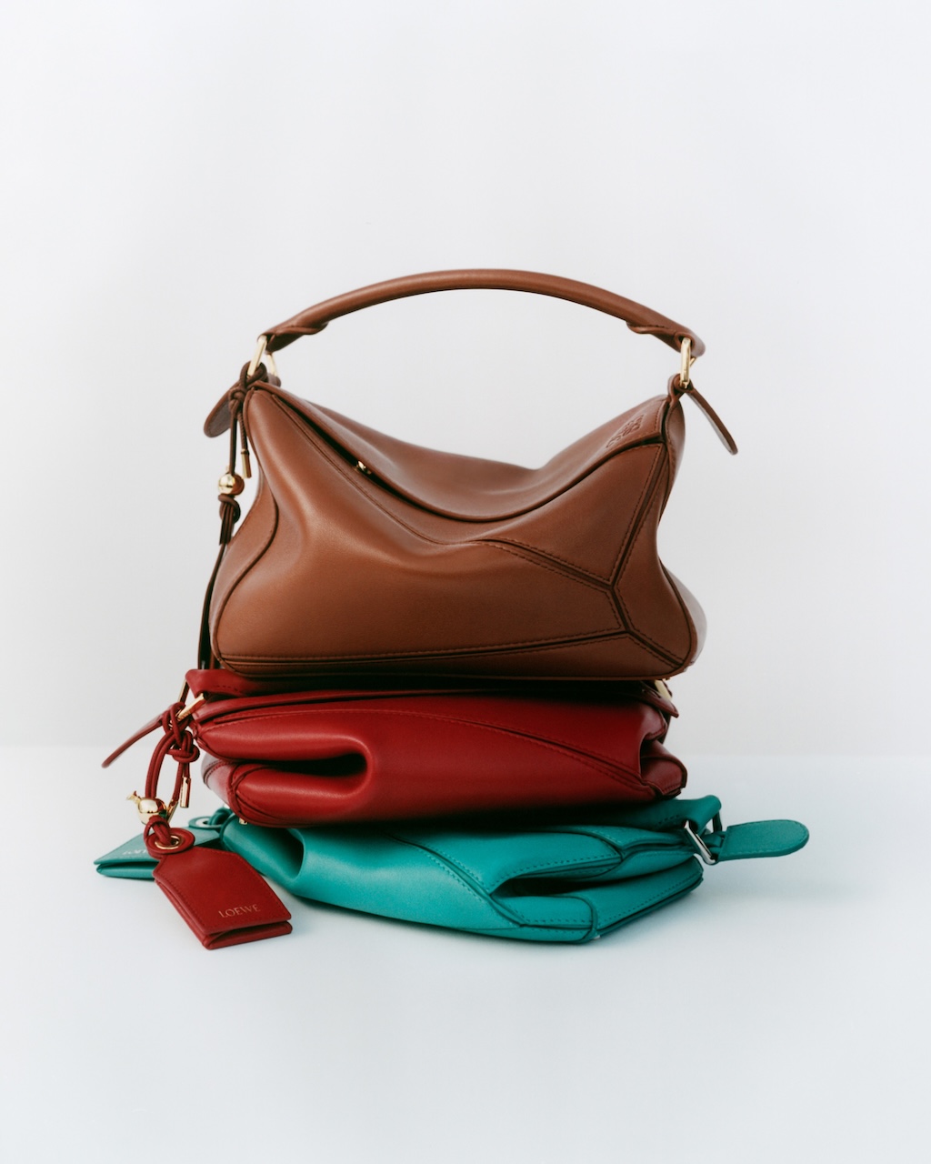 loewe incorpora el bolso featherlight a la familia puzzle 25gramos 2