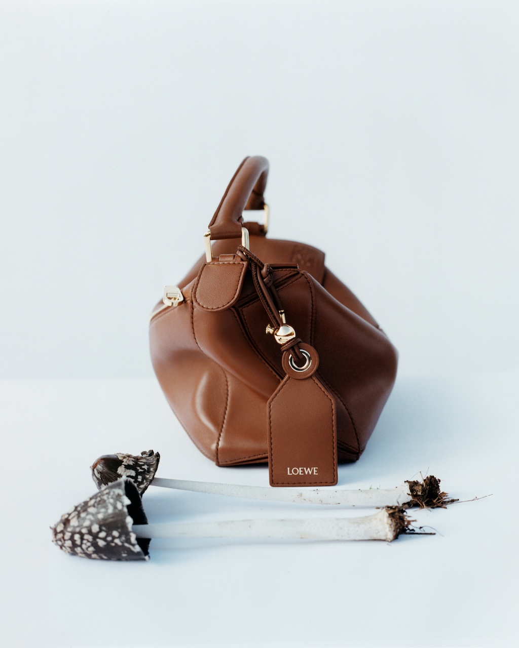 loewe incorpora el bolso featherlight a la familia puzzle 25gramos 4
