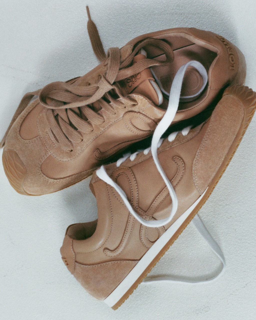 loewe introduce las nuevas ballet runner 2 0 a su catalogo de zapatillas 25gramos 9
