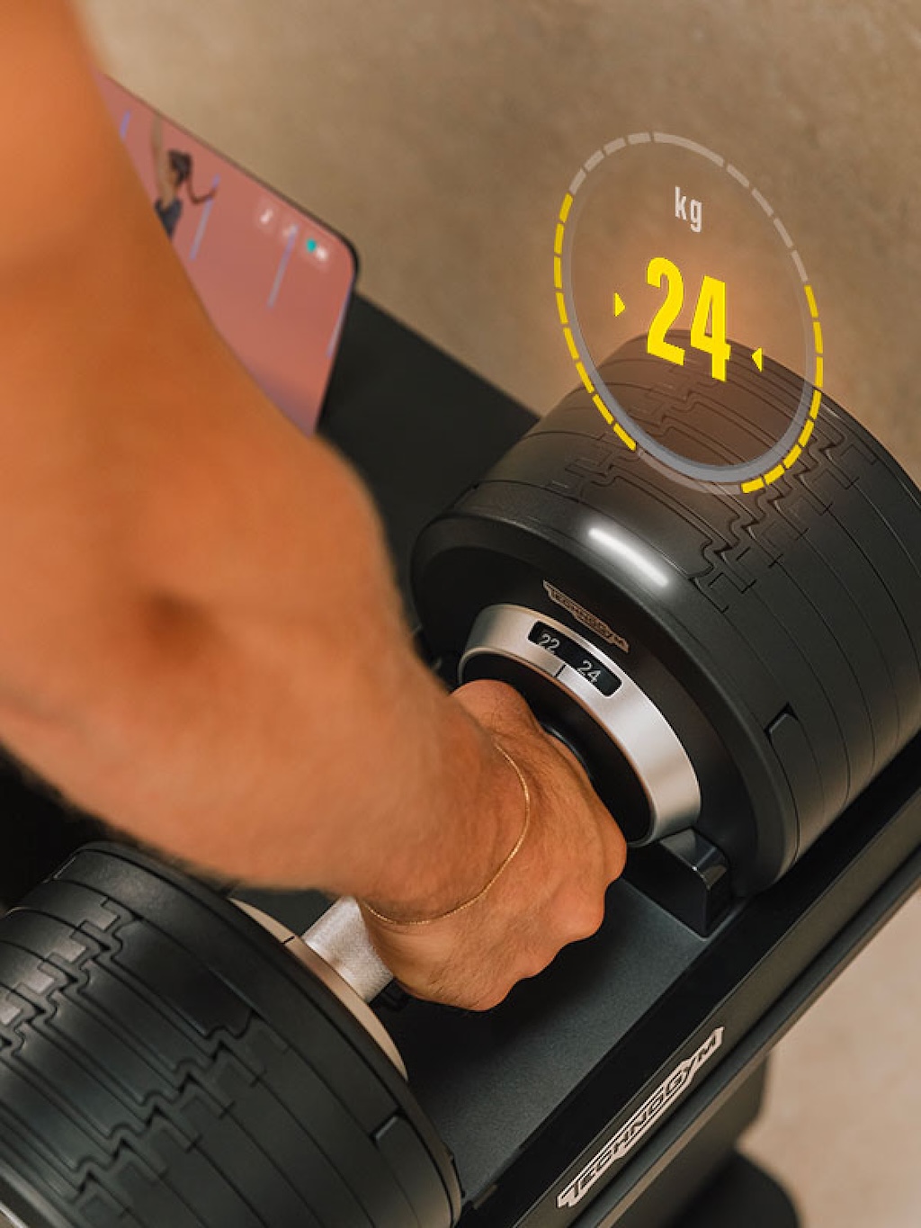 technogym permite la personalizacion al detalle de cada entrenamiento con sus nuevas mancueranas conectadas 25gramos 3