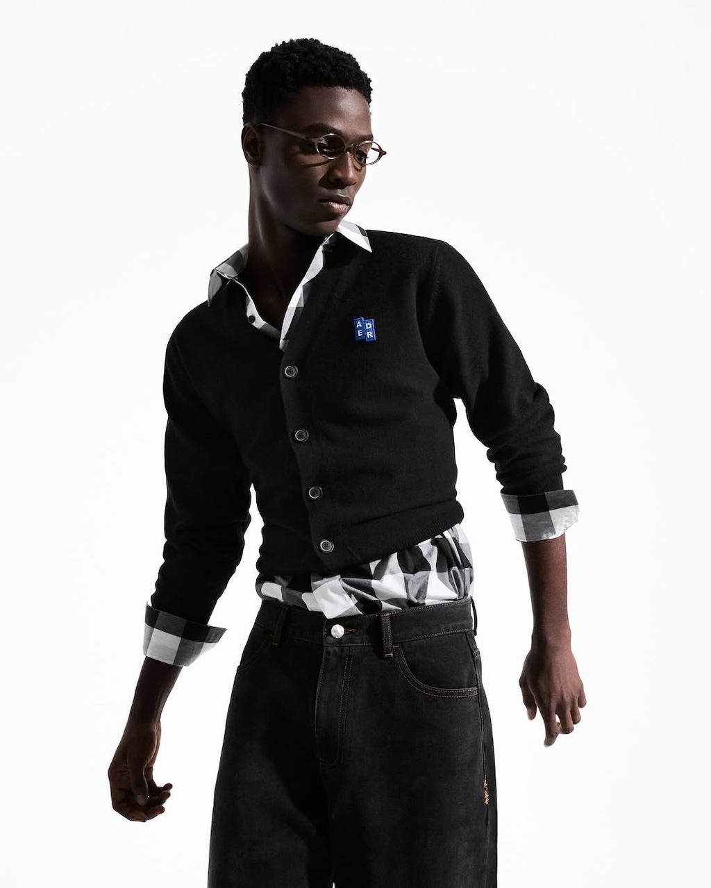 ader error expande el universo de significant con una nueva coleccion de la linea black tag 25gramos 6