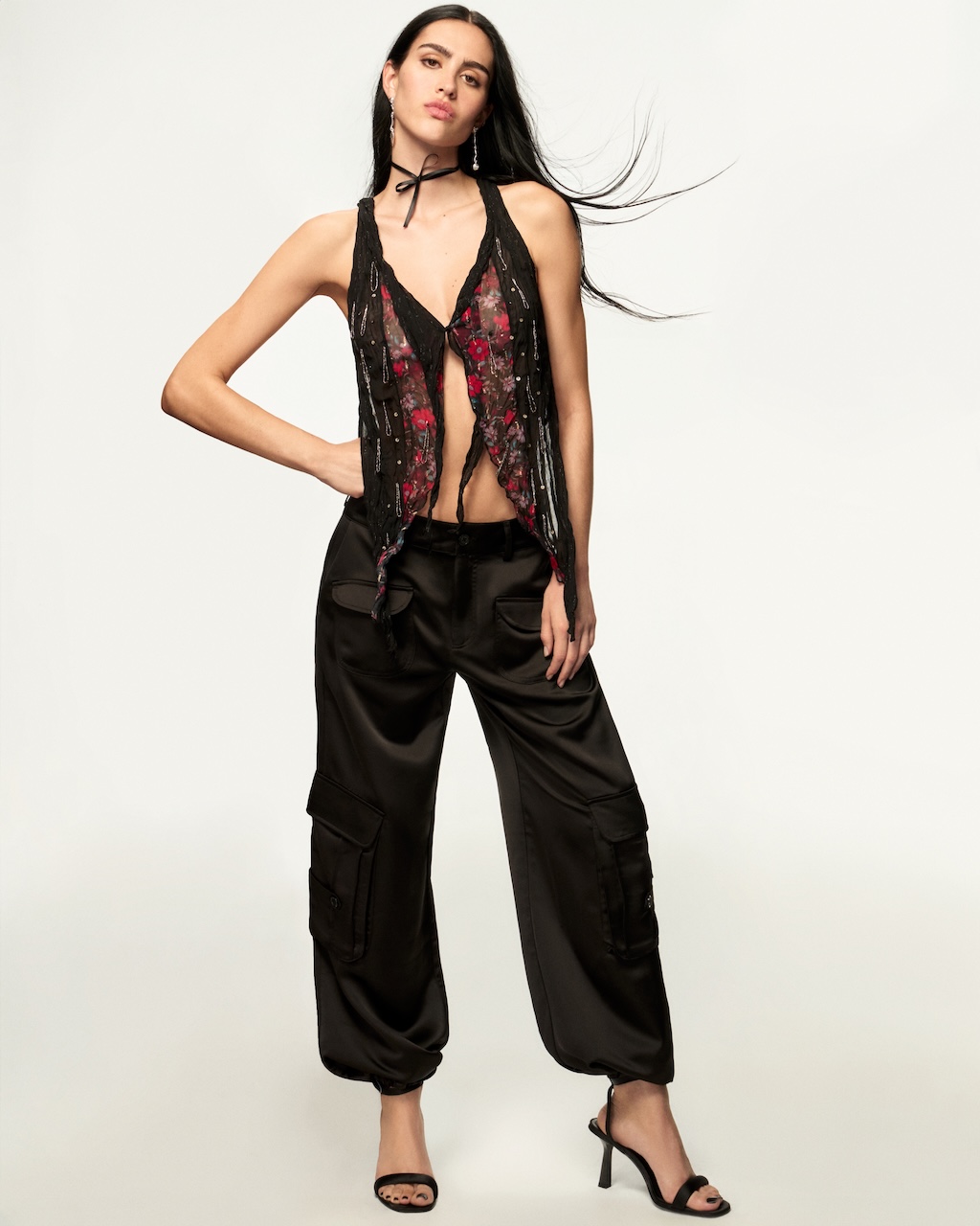 desigual presenta su nueva coleccion en una campana protagonizada por amelia gray 25gramos 12