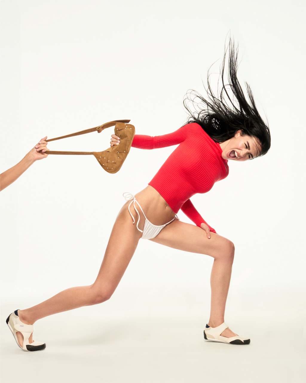 desigual presenta su nueva coleccion en una campana protagonizada por amelia gray 25gramos 5