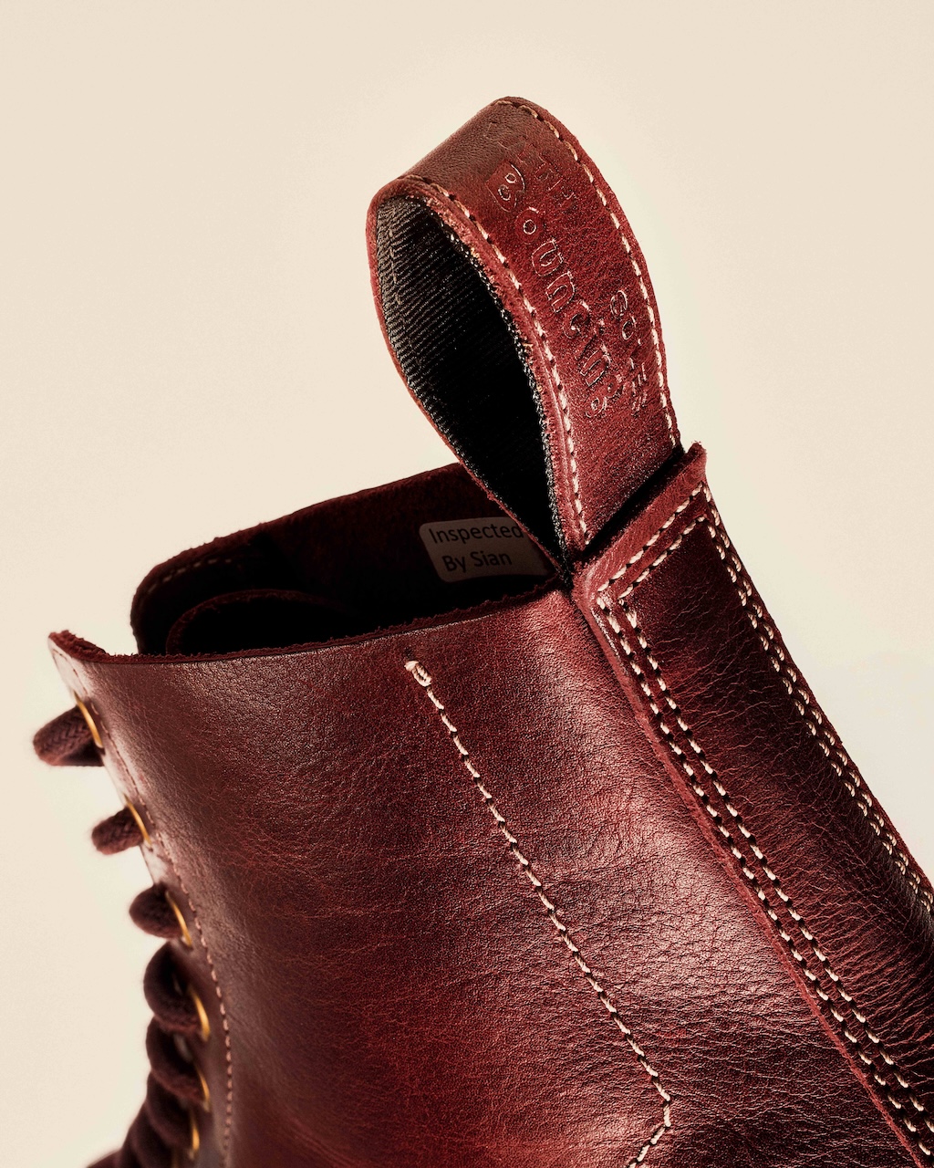 dr martens cumple 65 anos lanzando la edicion mas exclusiva de sus botas insignia 25gramos 3