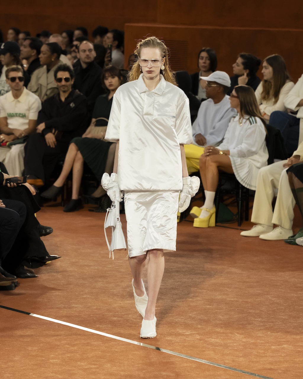 lacoste regresa a la pihilippe chatrier para presentar su coleccion otono invierno 2025 25gramos 1