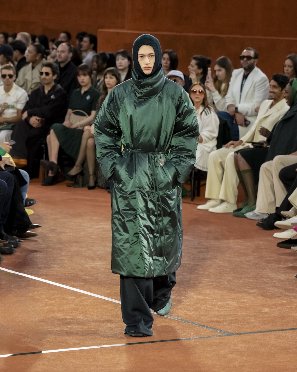 lacoste regresa a la pihilippe chatrier para presentar su coleccion otono invierno 2025 25gramos 14