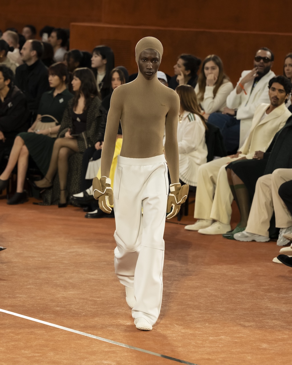 lacoste regresa a la pihilippe chatrier para presentar su coleccion otono invierno 2025 25gramos 5