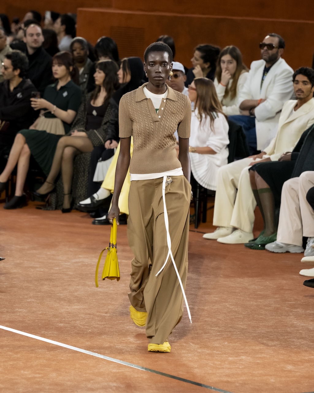 lacoste regresa a la pihilippe chatrier para presentar su coleccion otono invierno 2025 25gramos 9