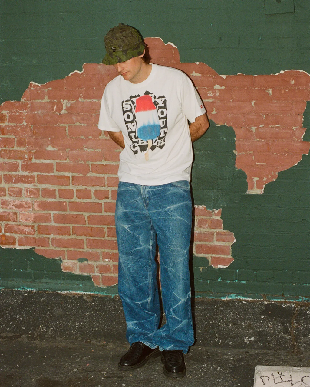 levis amplia su coleccion band tee celebrando el espiritu underground de sonic youth 25gramos 7