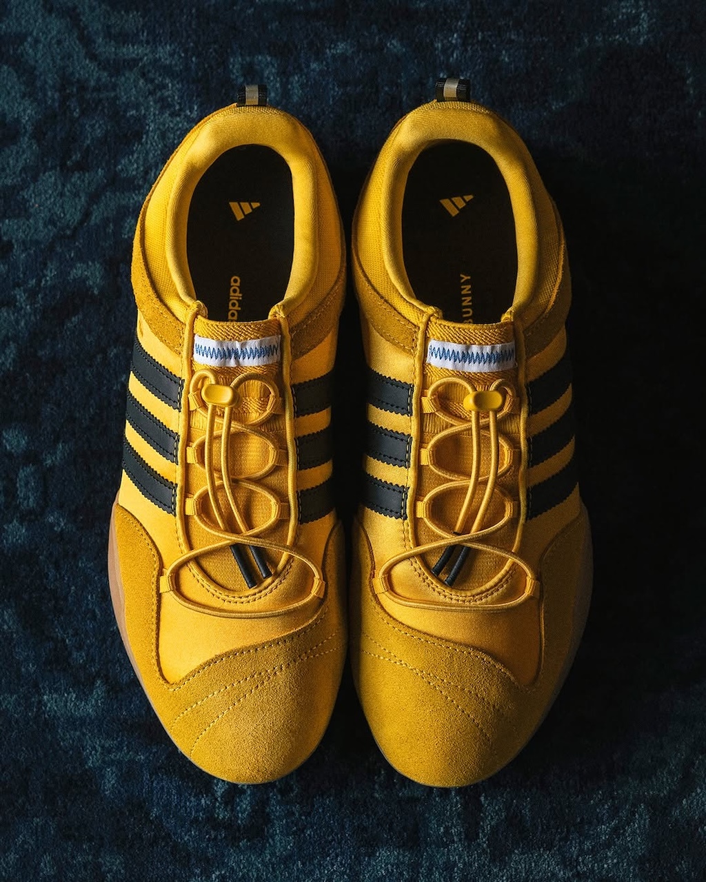 llegan las ballerina de adidas junto a bad bunny en la combinacion de colores bold gold 25gramos 4