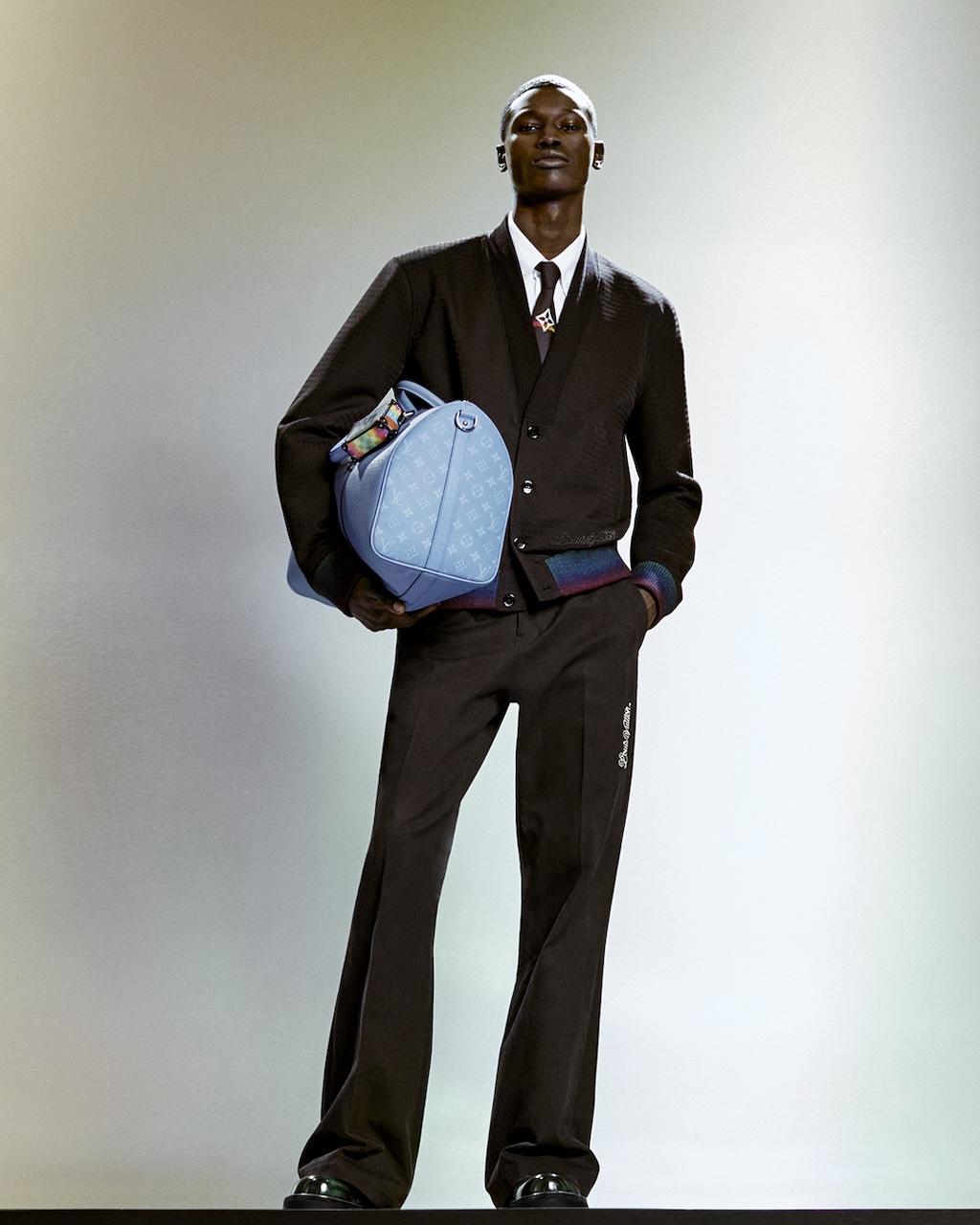 pharrell convierte la musica en color para la coleccion primavera 2025 de louis vuitton 25gramos 1