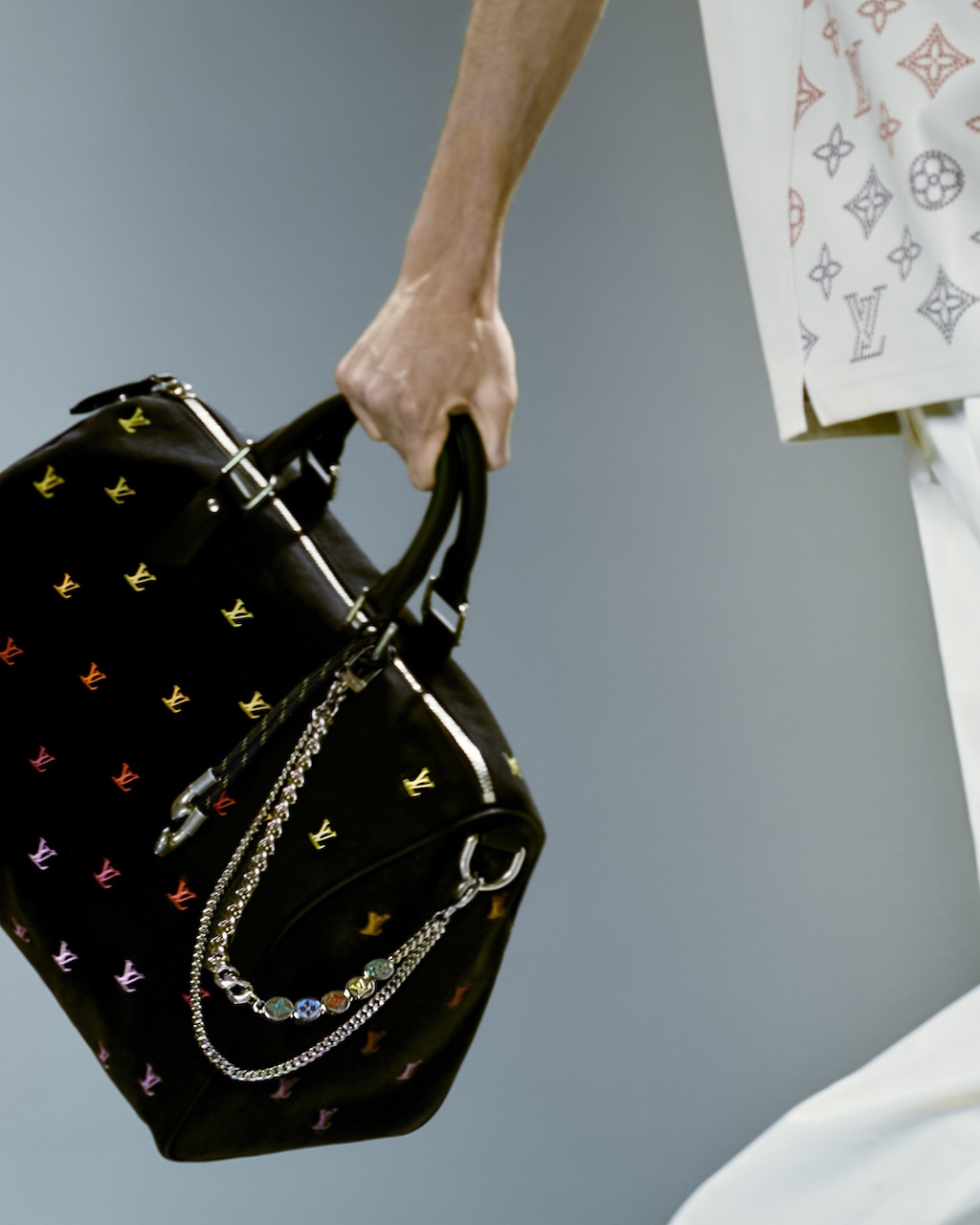 pharrell convierte la musica en color para la coleccion primavera 2025 de louis vuitton 25gramos 12