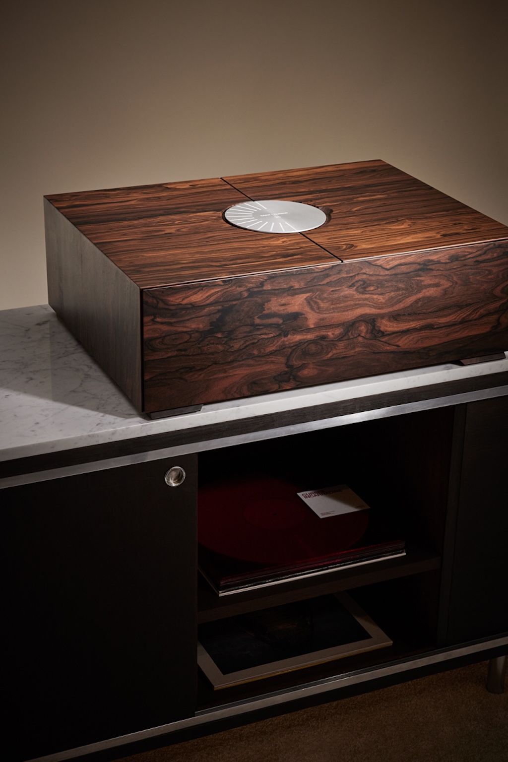 saint laurent y bang olufsen continuan explorando el lujo sonoro en una nueva coleccion 25gramos 1