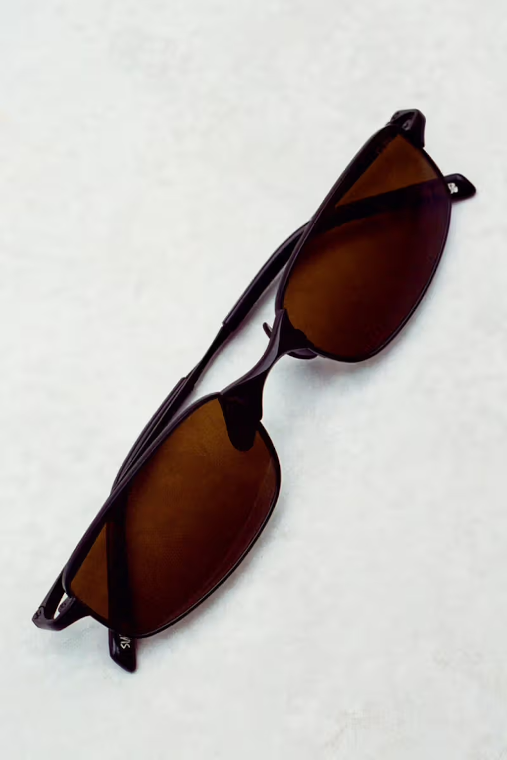 tras el lanzamiento de su ultima coleccion stussy regresa con una linea de eyewear 25gramos 5