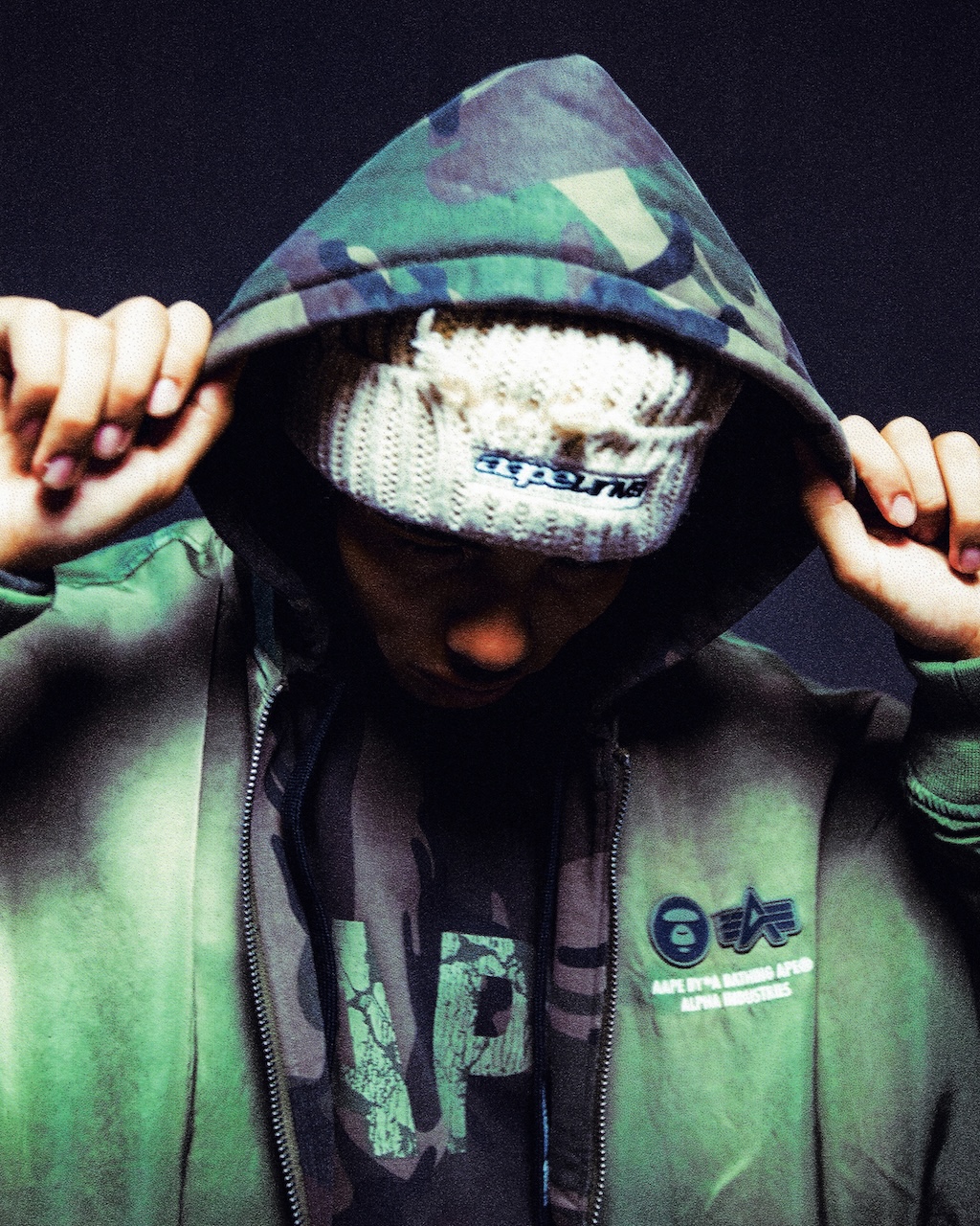 alpha industries y aape unen precision militar y espiritu urbano en su nueva colaboracion 25gramos 5