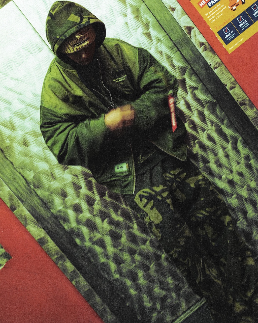 alpha industries y aape unen precision militar y espiritu urbano en su nueva colaboracion 25gramos 9