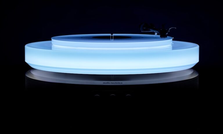 audio technica eleva el nivel con el lanzamiento de un nuevo tocadiscos flotante 25gramos 3