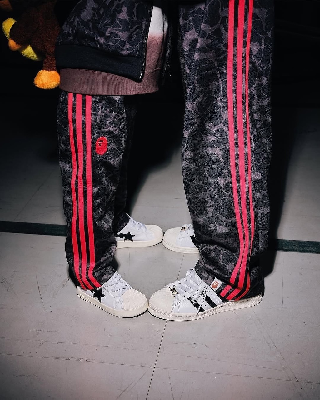 bape reconecta con adidas para lanzar el sstr pack 25gramos 4