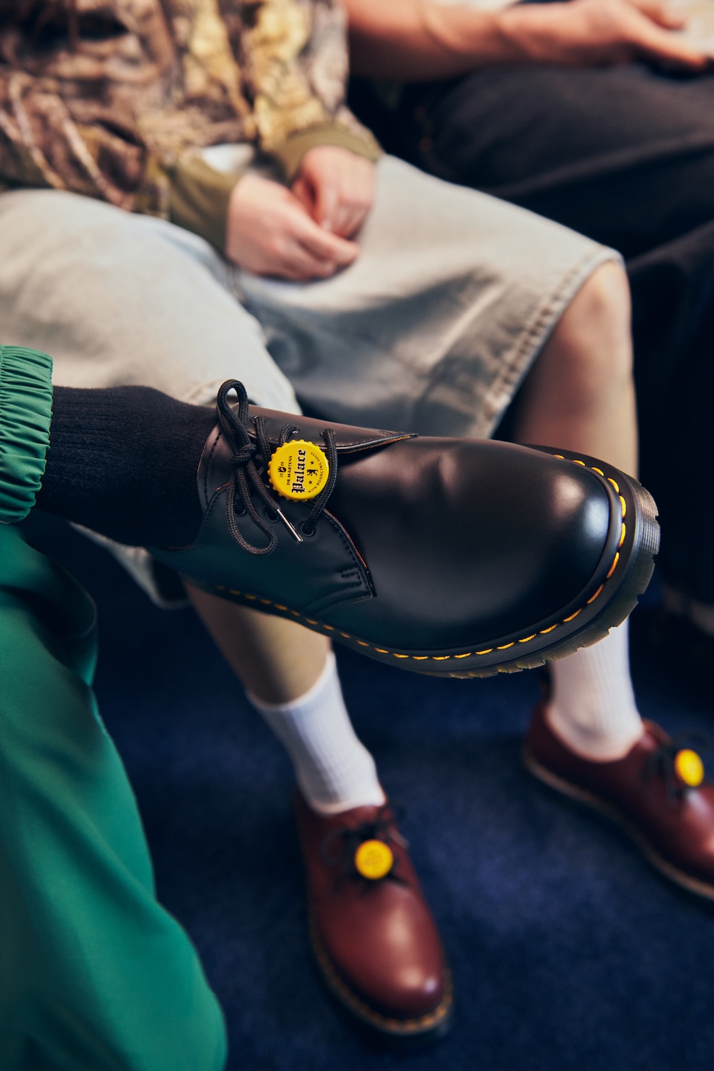 conexion britanica en la ultima colaboracion entre palace y dr martens 25gramos 3