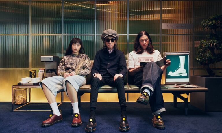 conexion britanica en la ultima colaboracion entre palace y dr martens 25gramos 8