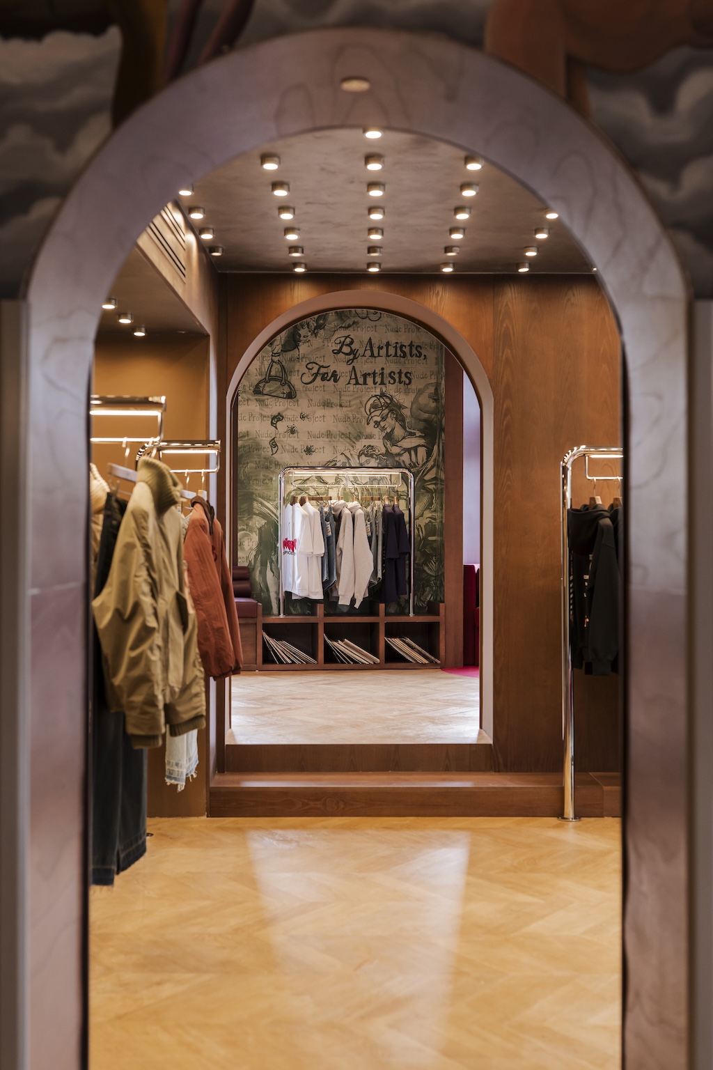 el universo de stanley kubrick inspira la nueva tienda de nude project en amsterdam 25gramos 4