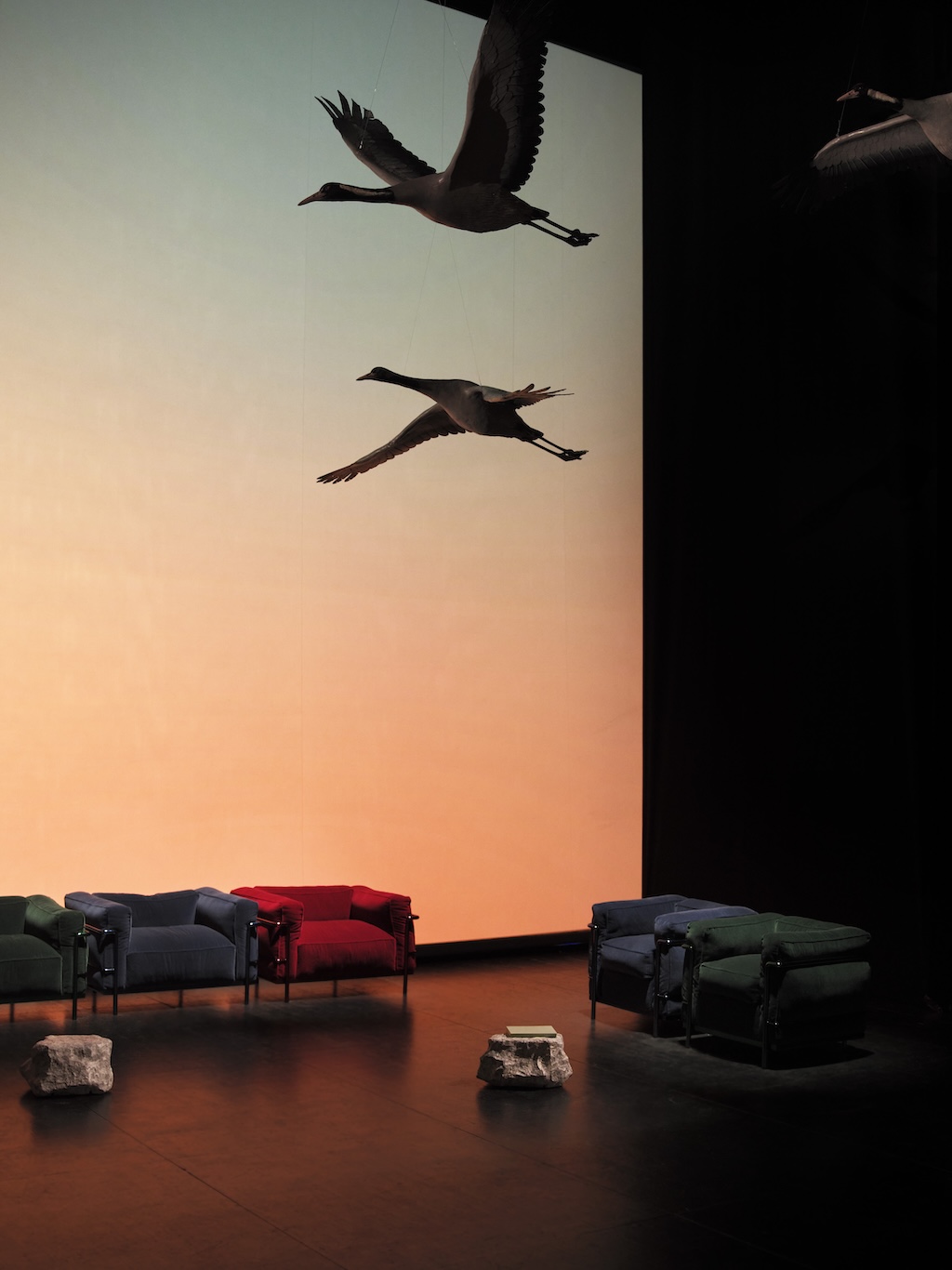 jil sander se une a staging modernity durante la semana del diseno de milan 25gramos 2