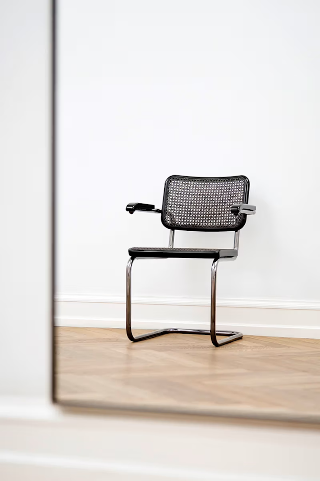 jil sander se une a thonet para reinterpretar un icono de la bauhaus 25gramos 3