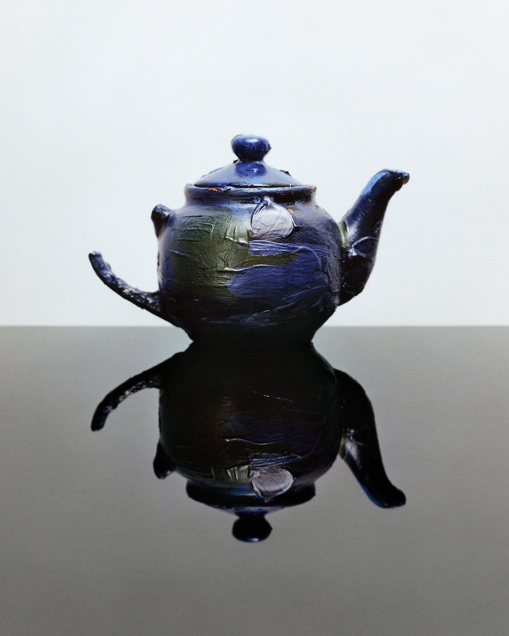 loewe invita a 25 artistas disenadores y arquitectos a desarrollar una coleccion unica de teteras 25gramos 14