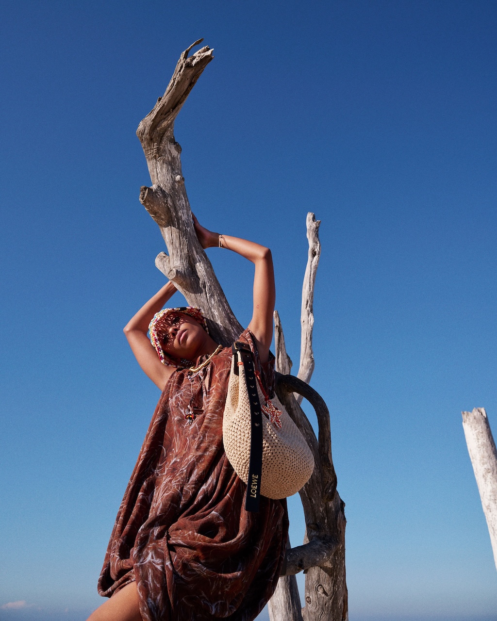 loewe prepara el verano de 2025 con la nueva campana de paulas ibiza 25gramos 8