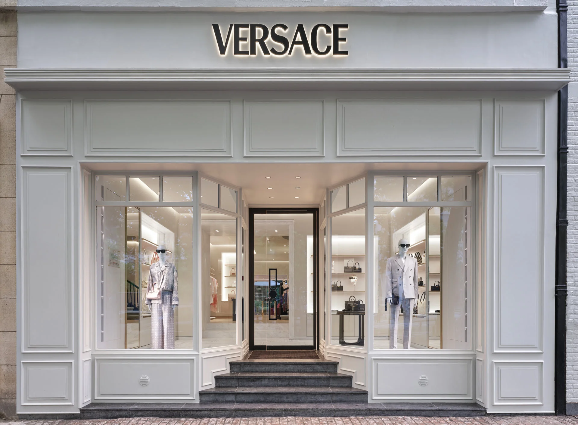 nace un nuevo gigante italiano prada anuncia la adquisicion de versace por 1 250 millones de euros 25gramos 2