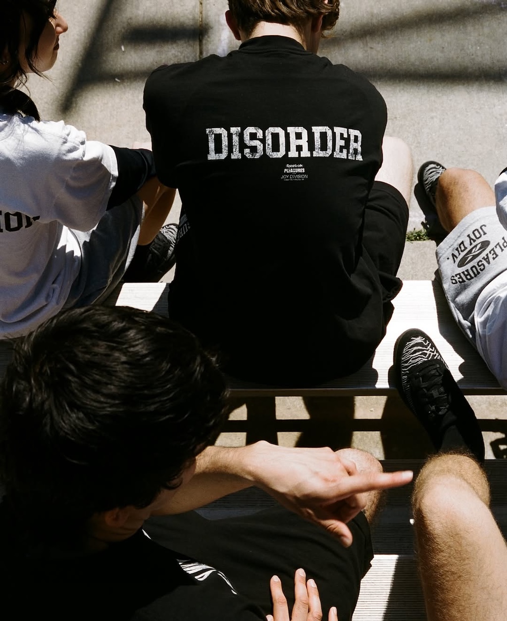 pleasures y reebok rinden tributo a joy division en su nueva colaboracion 25gramos 3