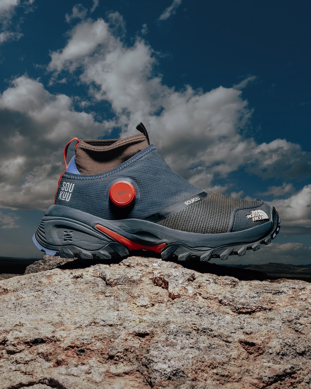 the north face y undercover continuan redefiniendo el senderismo con la cuarta edicion de soukuu 25gramos 2