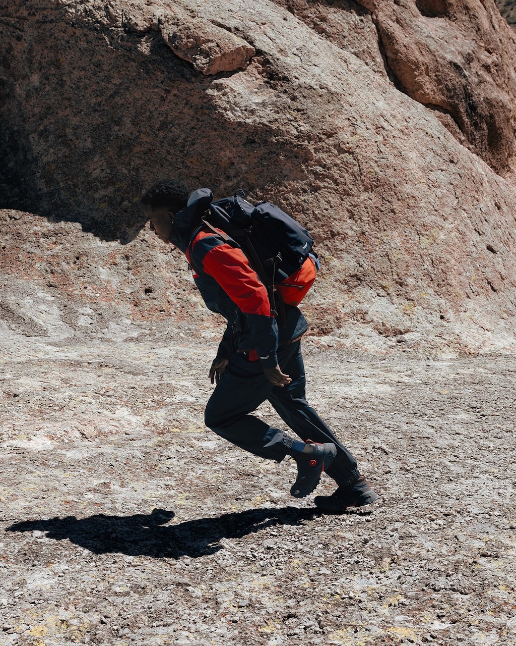 the north face y undercover continuan redefiniendo el senderismo con la cuarta edicion de soukuu 25gramos 4