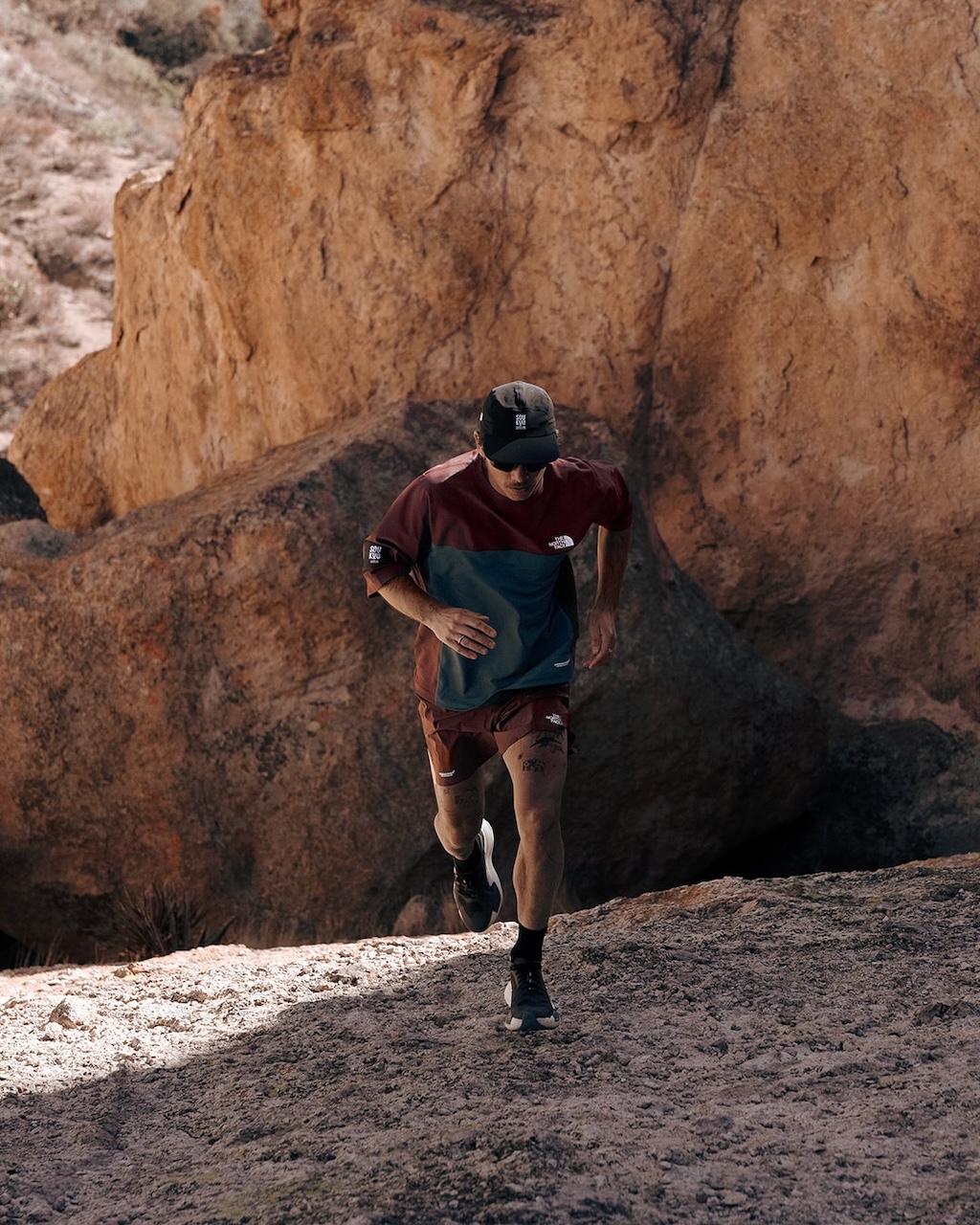 the north face y undercover continuan redefiniendo el senderismo con la cuarta edicion de soukuu 25gramos 5