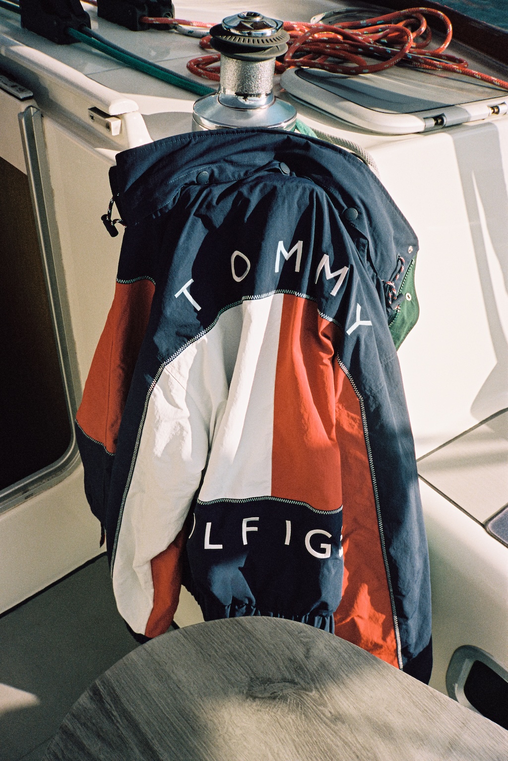 tommy hilfiger viaja hasta el mar para presentar hilfiger sailing su nueva coleccion para primavera 25gramos 4
