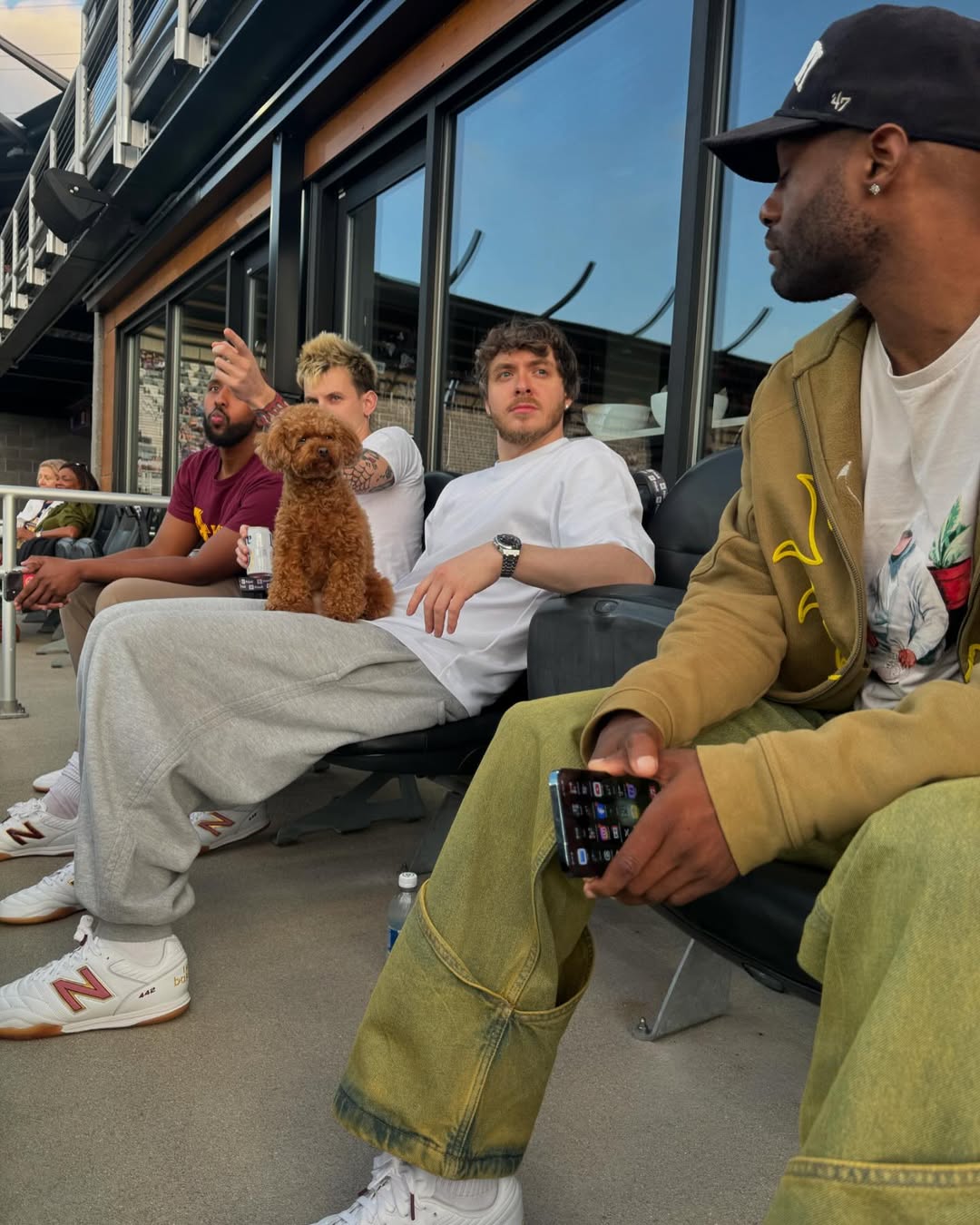 jack harlow se estrena como disenador de la mano de new balance 25gramos 2