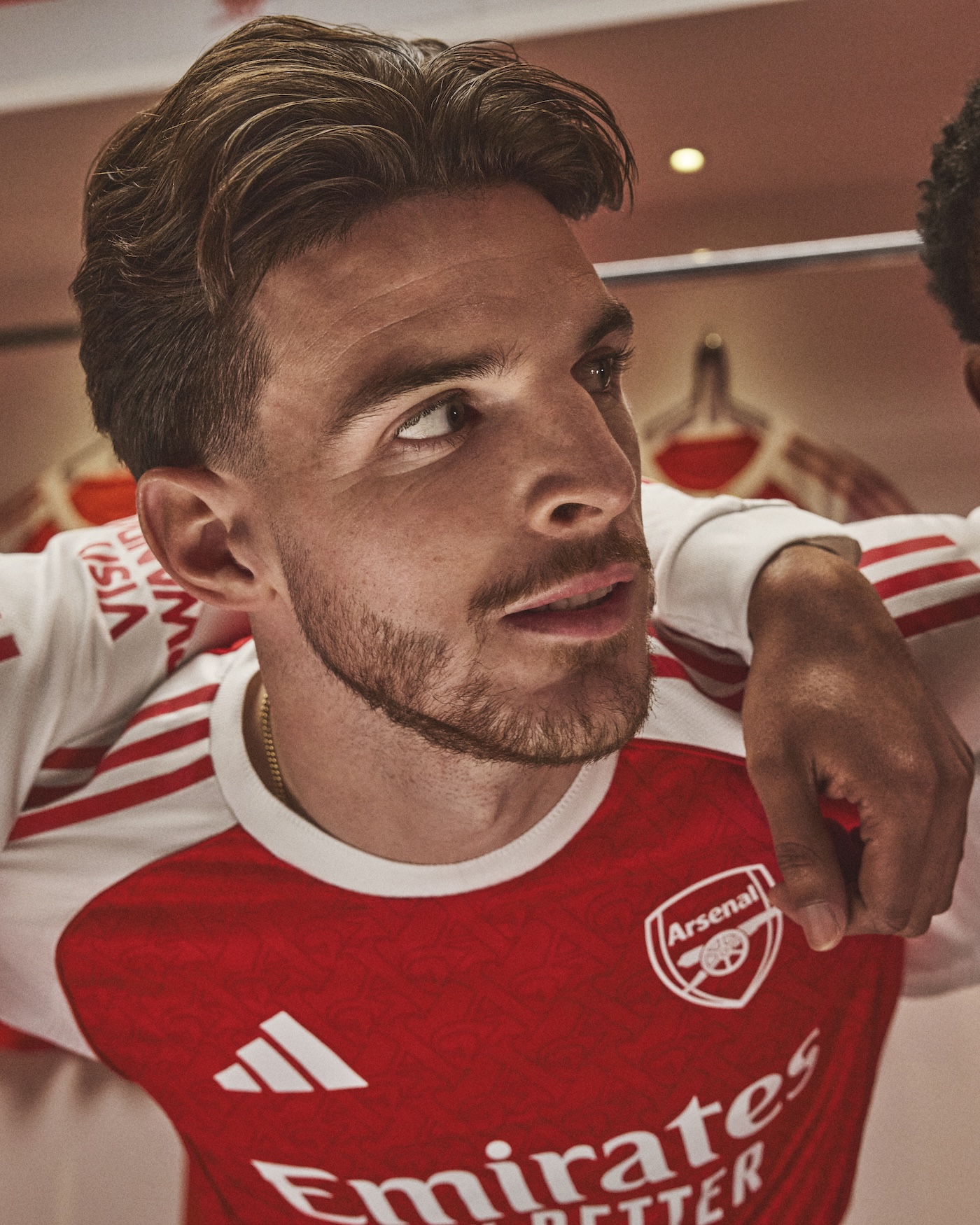la nueva equipacion del arsenal es la reinterpretacion contemporanea de un simbolo clasico 25gramos 6