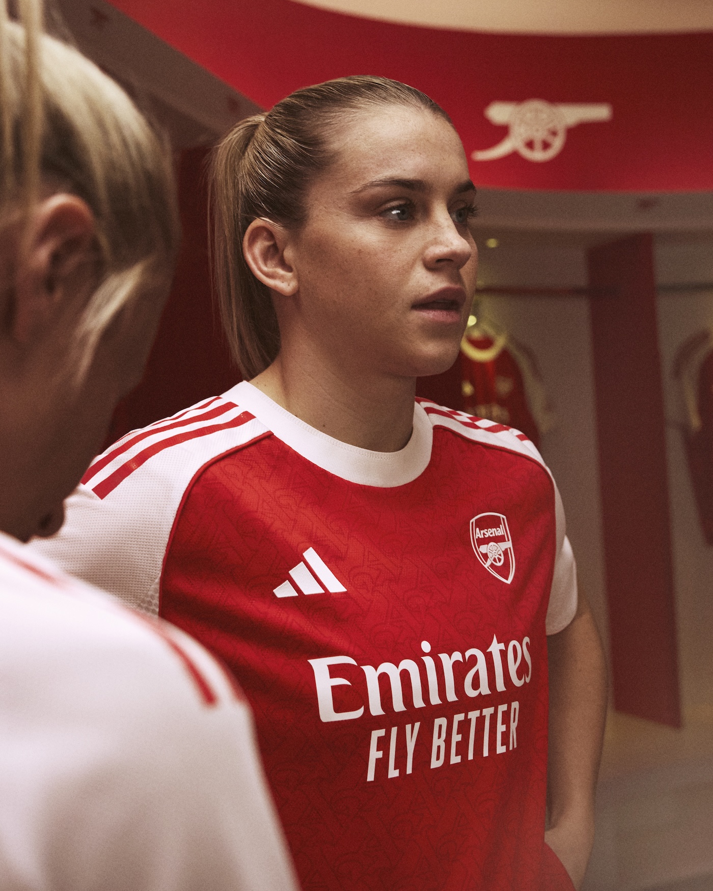 la nueva equipacion del arsenal es la reinterpretacion contemporanea de un simbolo clasico 25gramos 7