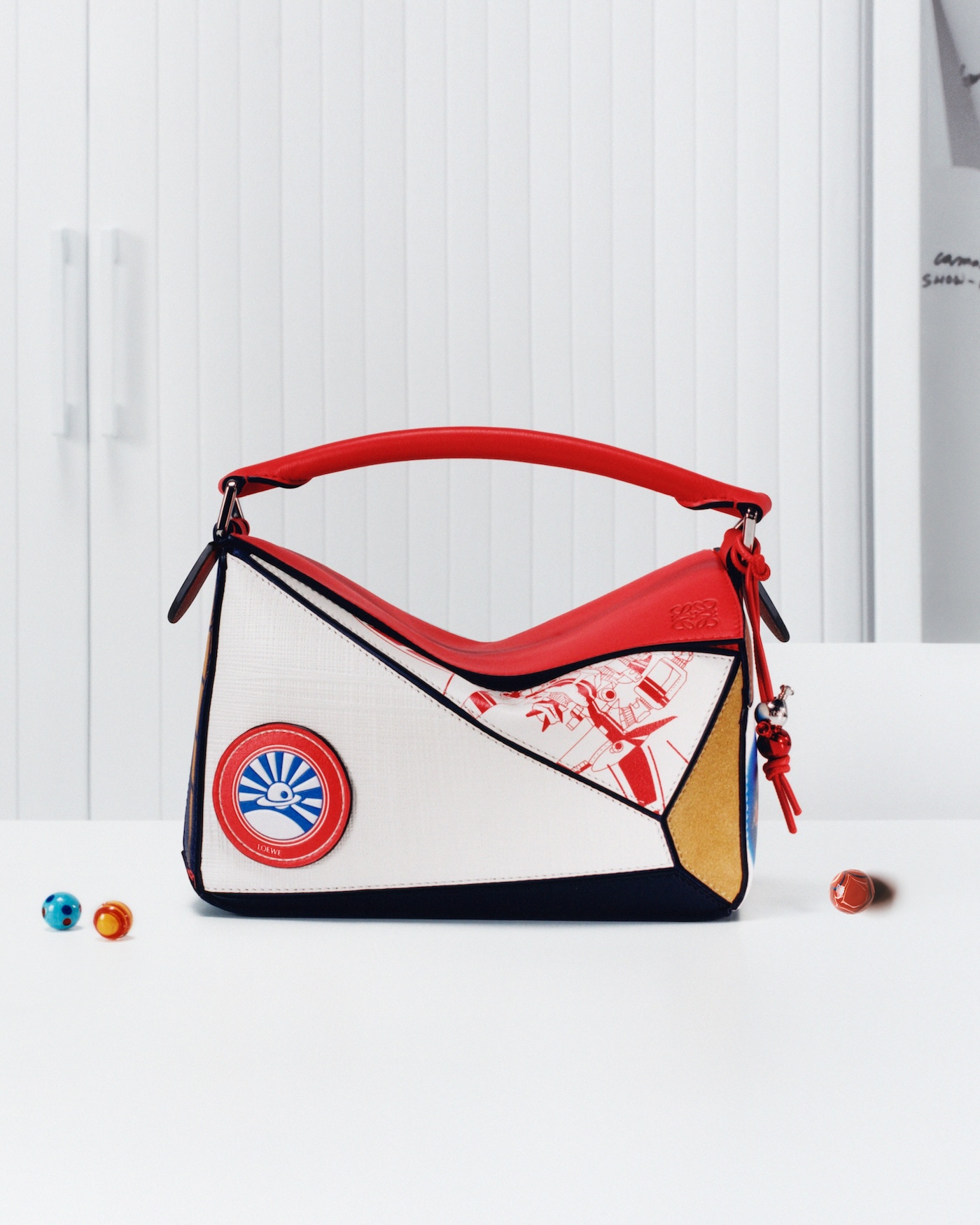 loewe celebra una decada del puzzle con una coleccion de edicion limitada 25gramos 1