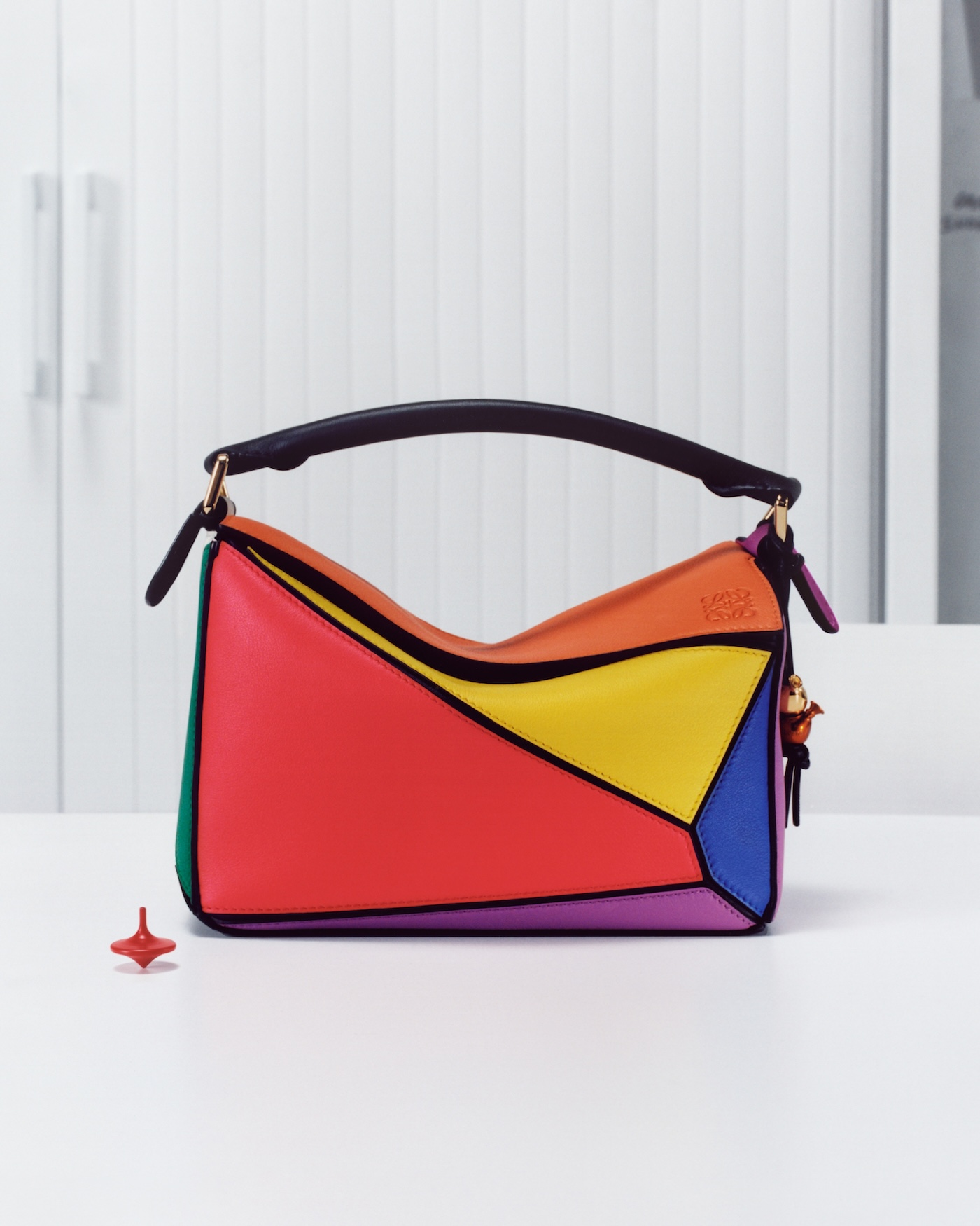 loewe celebra una decada del puzzle con una coleccion de edicion limitada 25gramos 4