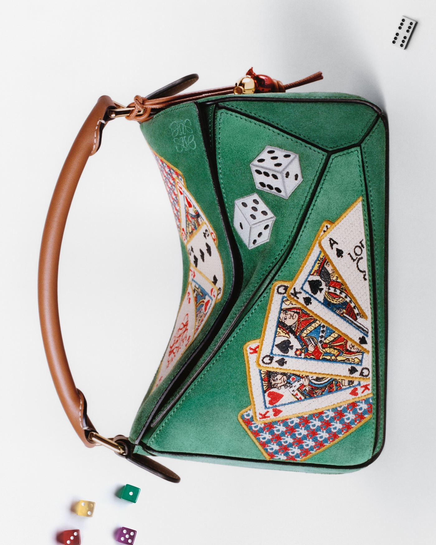 loewe celebra una decada del puzzle con una coleccion de edicion limitada 25gramos 8