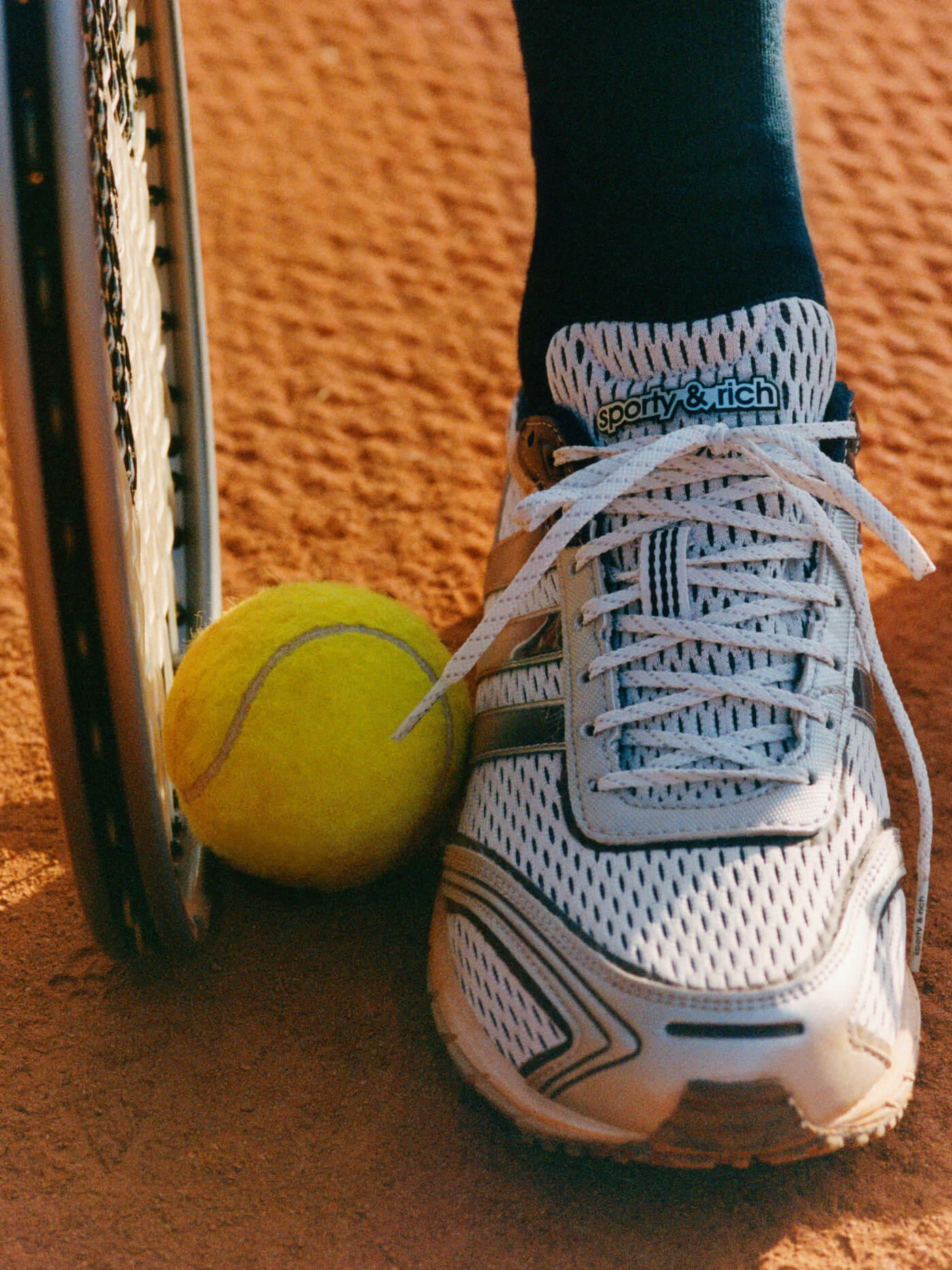 sporty rich y adidas originals se reencuentran en las pistas de tenis 25gramos 1 25gramos 8