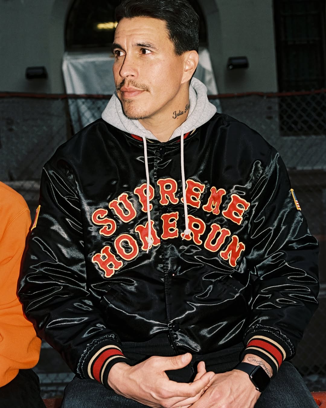 supreme y homerun conectan nueva york y tokio en su capsula para ss25 25gramos 3