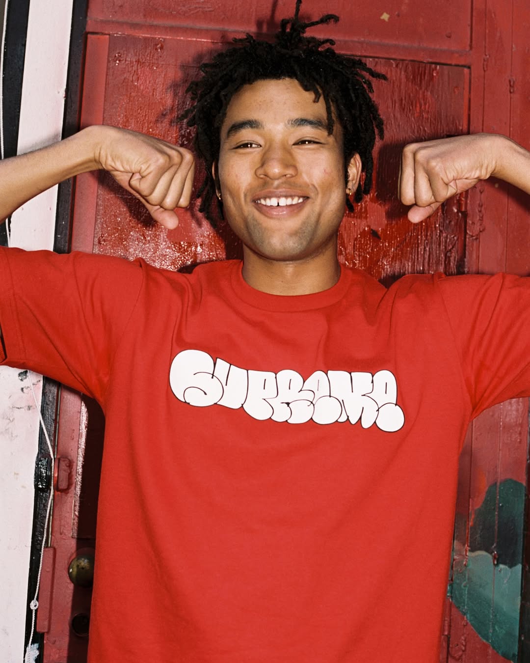 supreme y homerun conectan nueva york y tokio en su capsula para ss25 25gramos 9