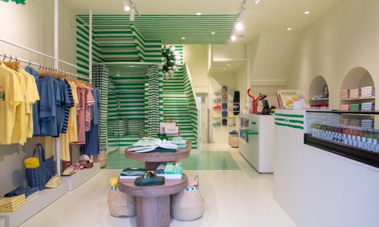 un verano mas lacoste vuelve a abrir las puertas de su pop up en el corazon ibiza 25gramos