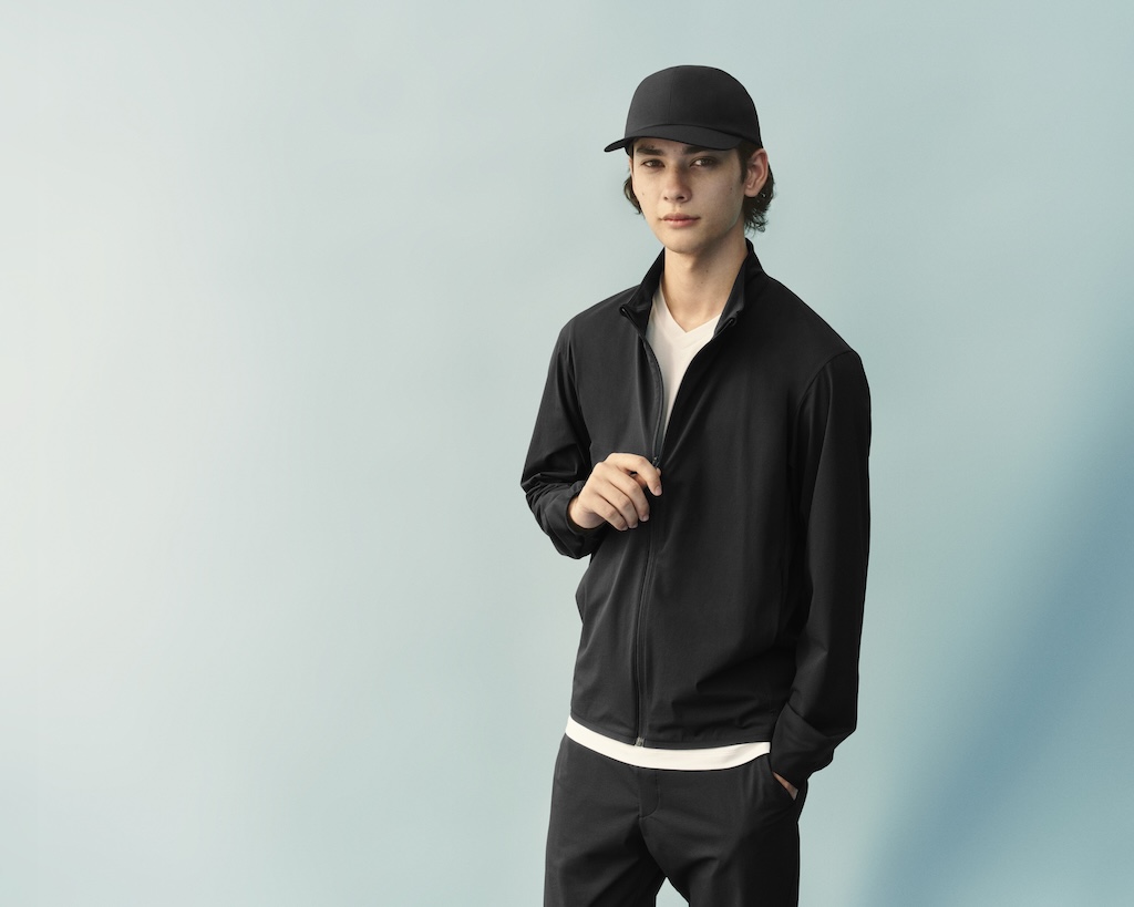 uniqlo presenta una nueva coleccion capsula junto a la leyenda roger federer 25gramos 3