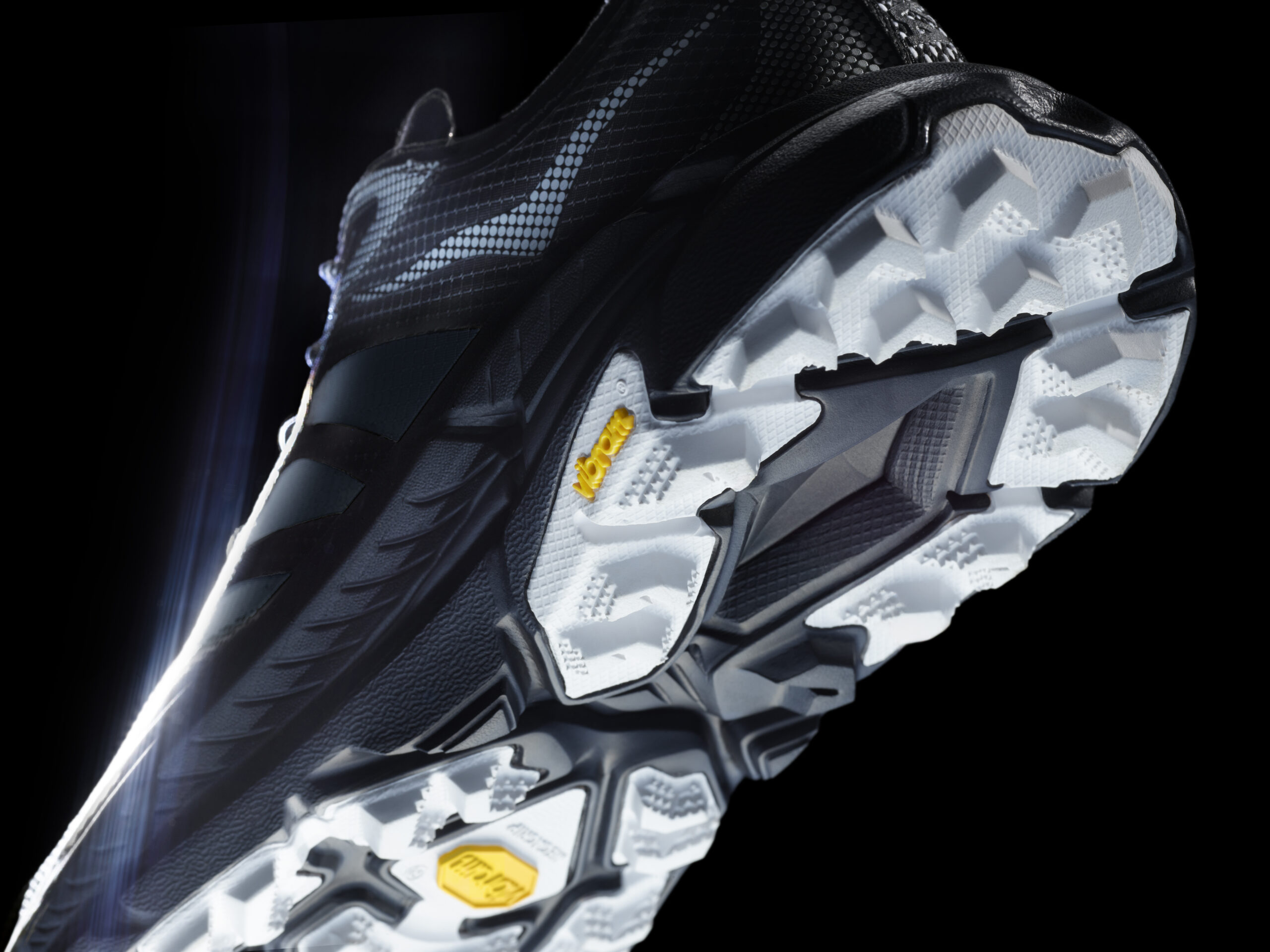 HOKA F25 StealthTech MafateSpeed4LiteTS BWHT DTL 1164 scaled